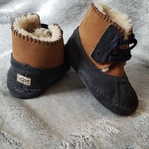 UGGS